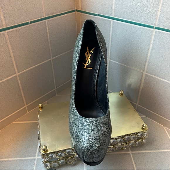 Size 11 YSL Tribtoo Grey Snake skin like Pumps - Picture 5 of 8